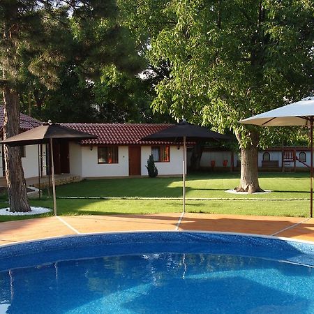 Bolyarski Stan Guest House Велики-Преслав Экстерьер фото