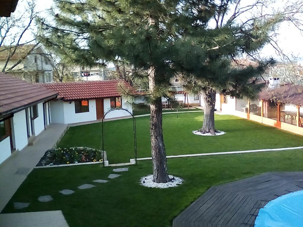 Bolyarski Stan Guest House Велики-Преслав Экстерьер фото